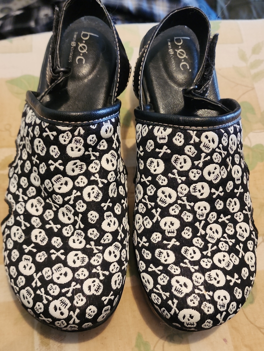 b.o.c. Black and White Skull Print Slip-On Mules. Perfect For HALLOWEEN!